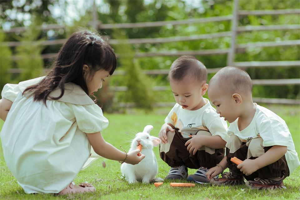 Simple Ways to Help Young Children Build Social Skills Earlier