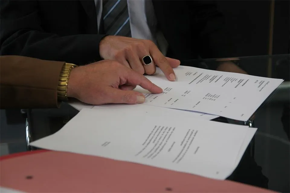Questions Every Employee Should Ask Before Signing a Settlement Agreement