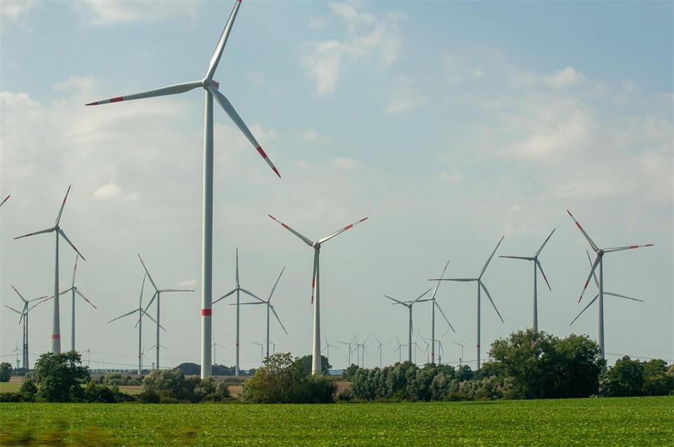 What Is the Construction Process Behind Modern Wind Power Plants